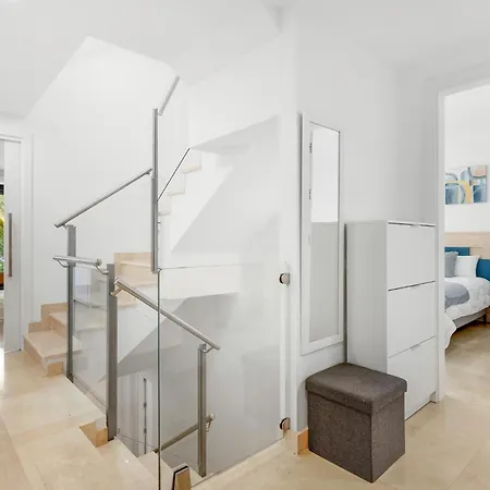 بيت للعطل Senses Ref #109